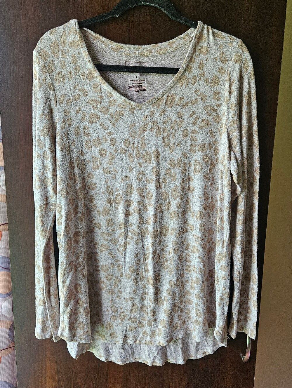 Sonoma Beige Animal Print V-Neck Long Sleeve Top Size Large
